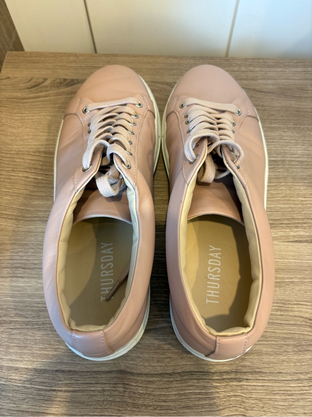 Thursday Boots women’s premier low top in blush size 9.5 - Picture 4 of 7